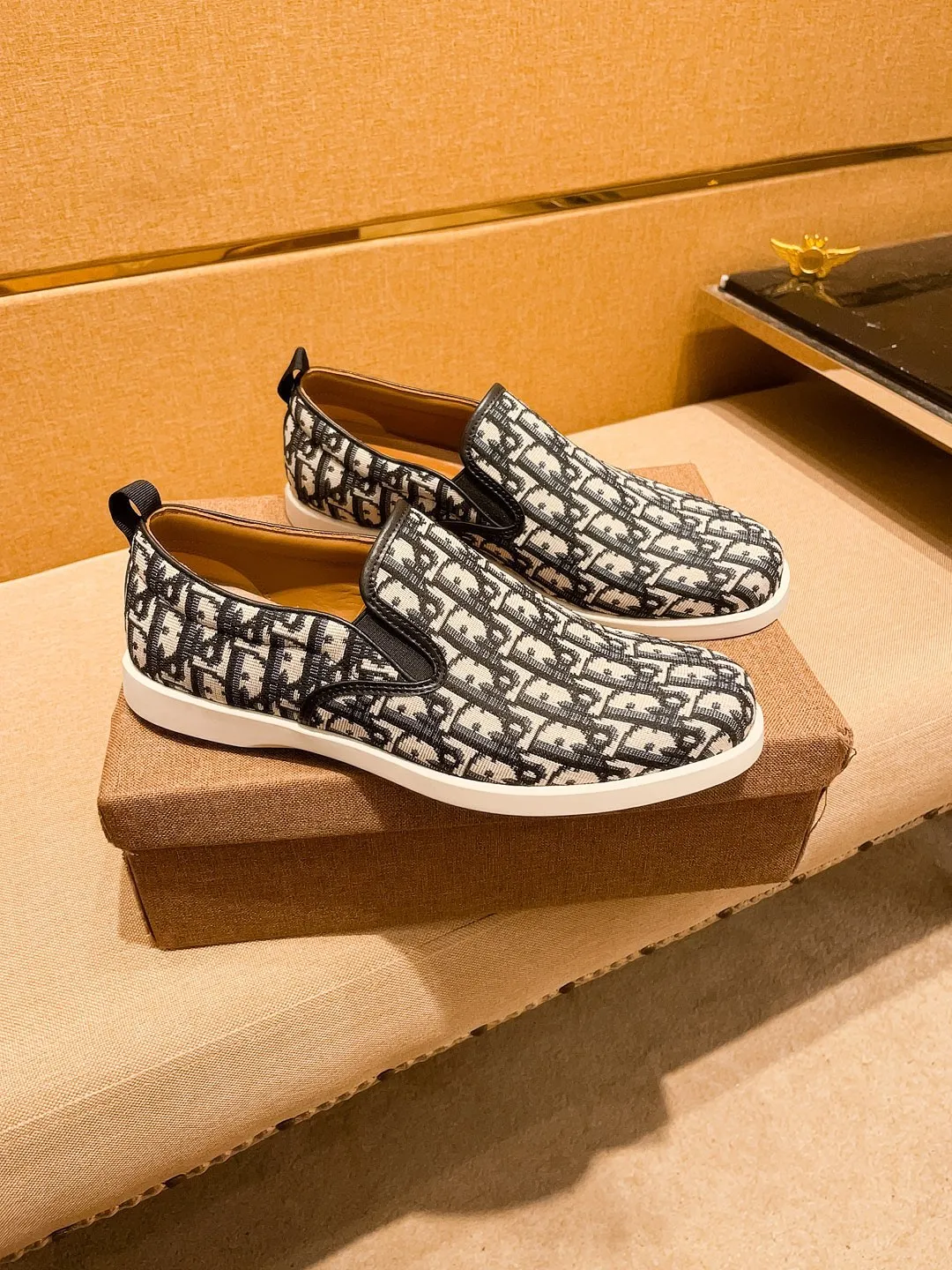 Men's shoes 💰 380💰👍【Dior】🔥🔝High-end brand of men's shoes official website 1:1 latest masterpiece: the upper is made of Italian official website original special technical cloth fabric 🔥original comfortable and breathable lining➕original designated non-slip outsole🔥making walking more convenient and comfortable! An exclusive new model, a stunning work, a beautiful 1:1 replica [color] compared to the official quality! Create a fashionable personality to set off your uniqueness! A must-have for trendy men! 🔥, sizes: 38-44. color:.     Multiple colors available🔥